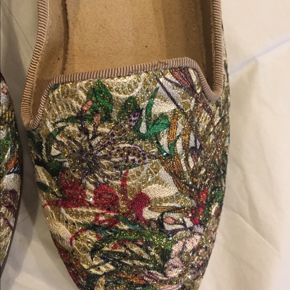 New. Aerosols stitchn Turn embroider  shoes. - Picture 2 of 8